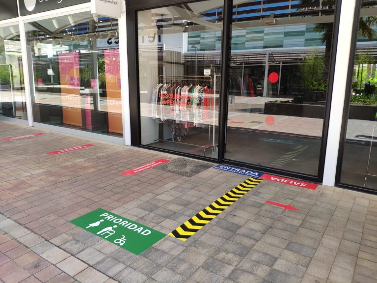 entrada tienda LUZ Shopping