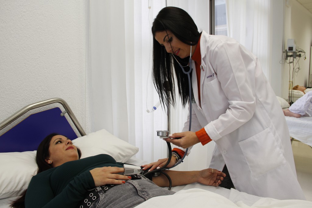 FUNDACION ALBOR CÁDIZ -- CUIDADOS AUXILIARES DE ENFERMERÍA