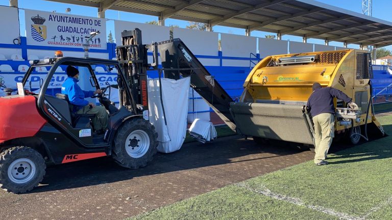 Cesped nuevo campo de futbol Guada Jerez Televisión 2021