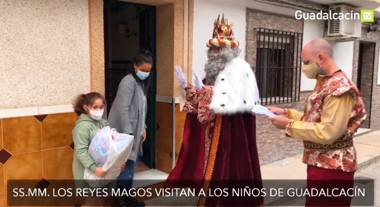 los RRMM visitan a los niños y niñas de Guadalcacín