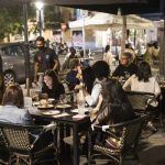 Ambiente nocturno en Madrid durante las fiestas de San Isidro