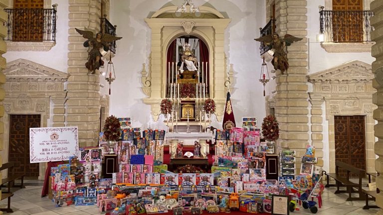 I-Campana-Ningun-nino-sin-juguetes-de-Nuestra-Senora-de-las-Angustias-1 (2)