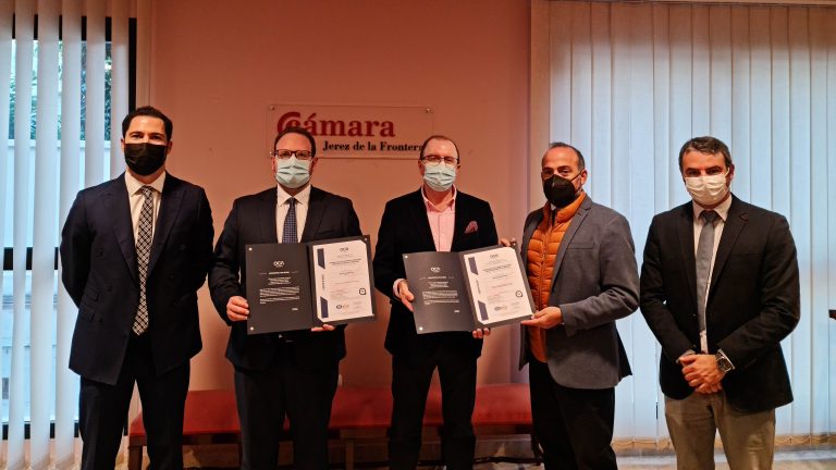 Jerez TV Entrega Certificaciones a Cámara de Comercio de Jerez-min