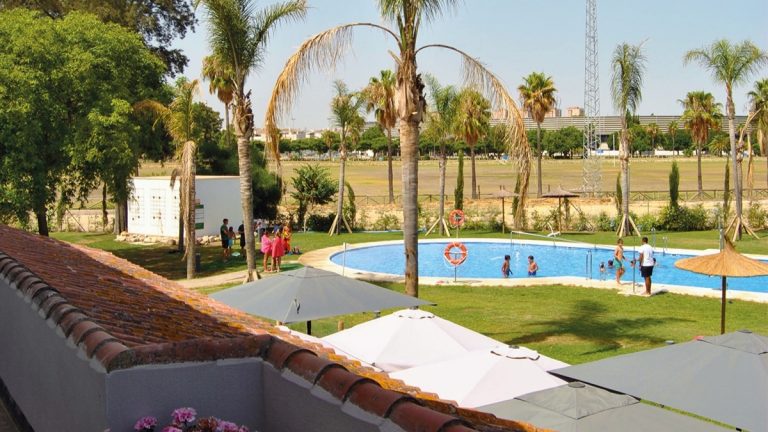 Jerez TV Racket Club Chapín piscina