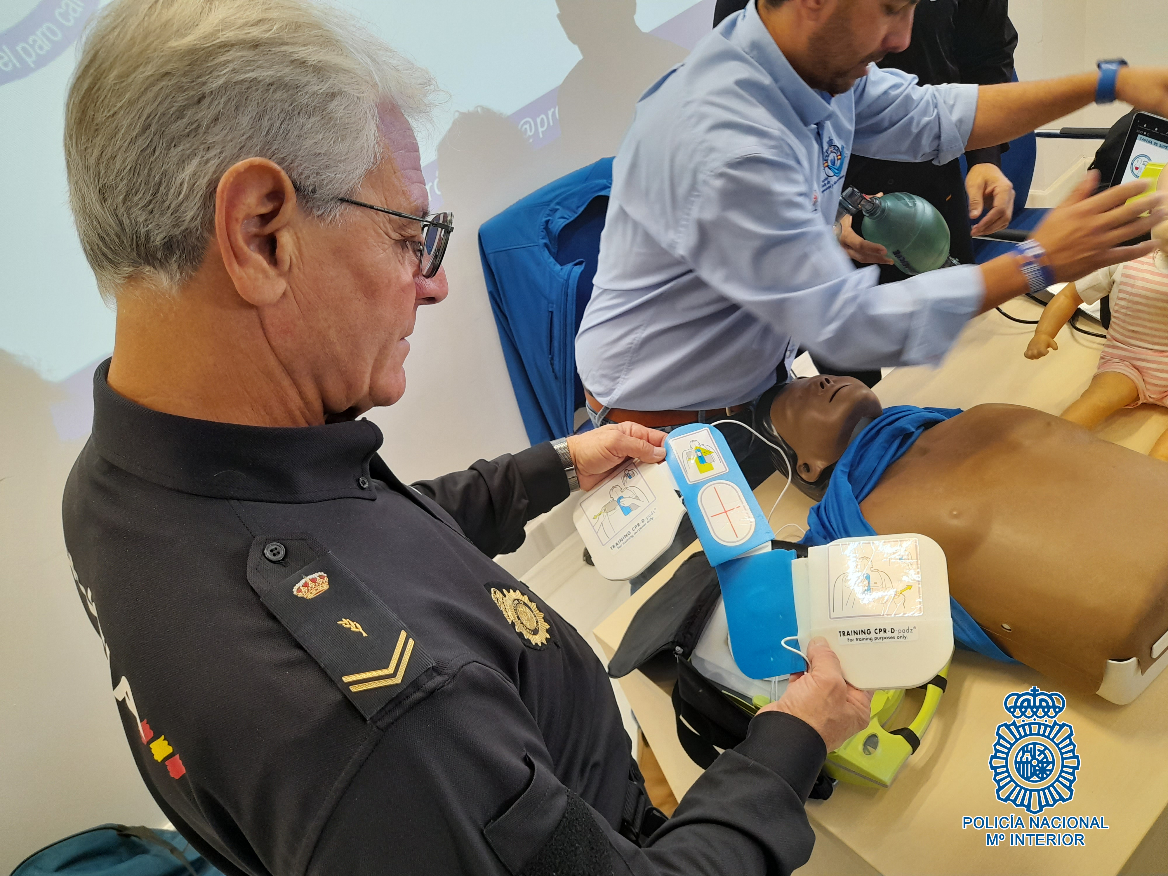 Jerez TV Policia desfribilador