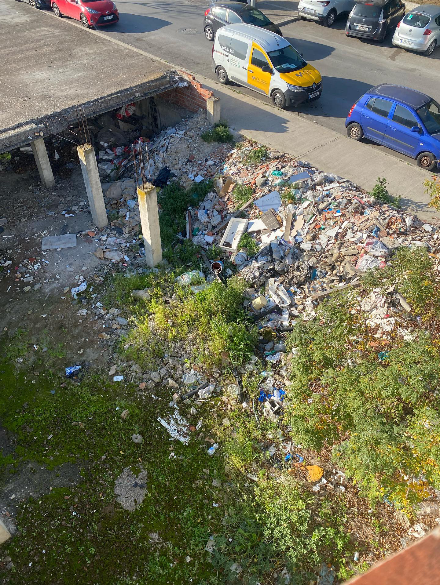 D959B8B0-9AEF-4A73-BE79-1C7BAC998D84