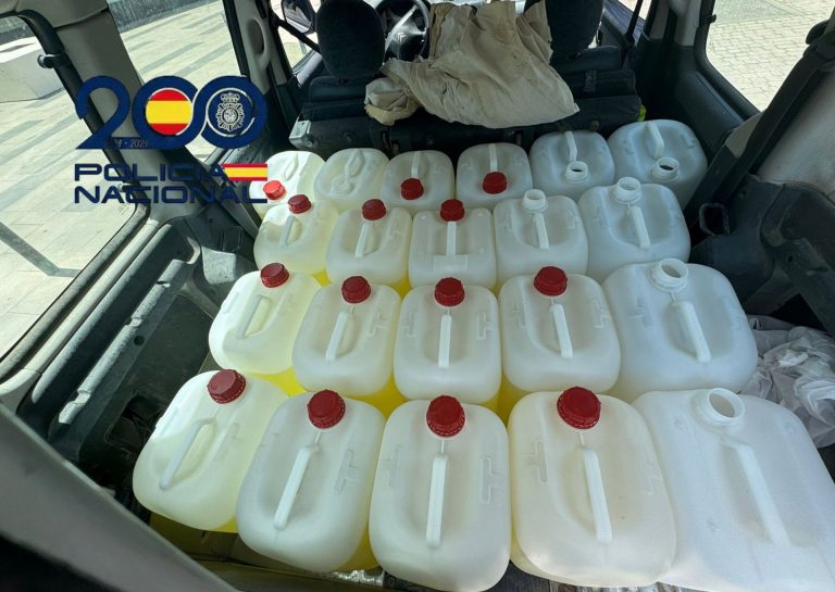 Cádiz.-Sucesos.-Intervienen más de 400 litros de gasolina para narcolanchas en operativos en Jerez contra el petaqueo