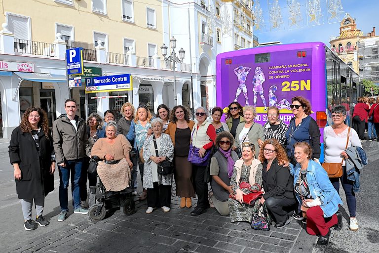 Jerez TV J_Espinar___Susana_Sanchez___Campana_25N_autobuses___02