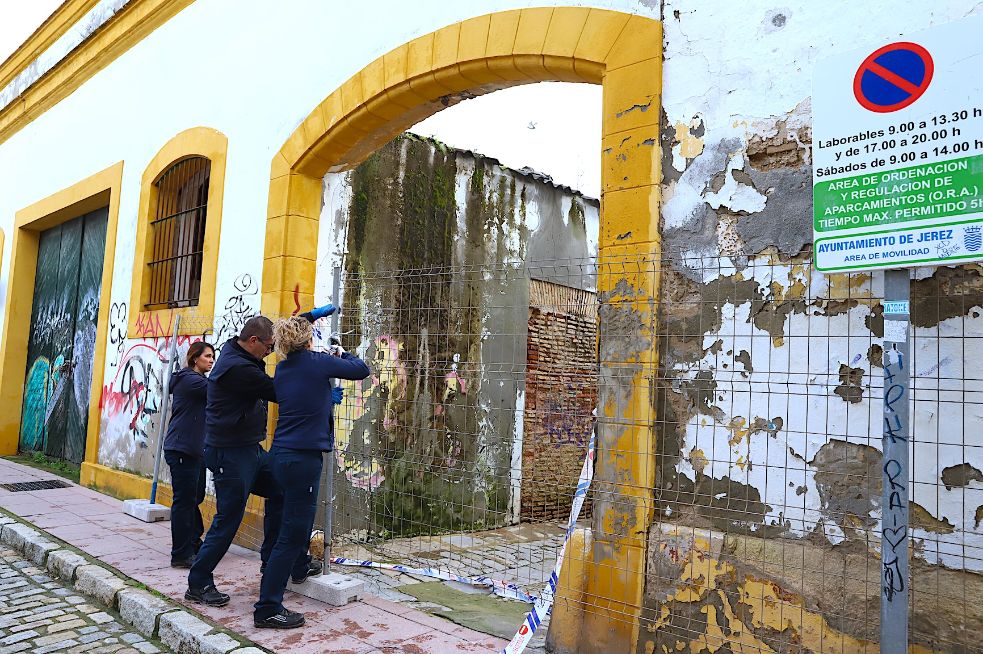JEREZ TV Cede un muro calle Pajarete 2026 (dentro)