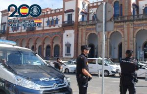 policianacionalenestaciondetrenesjersept15 copia