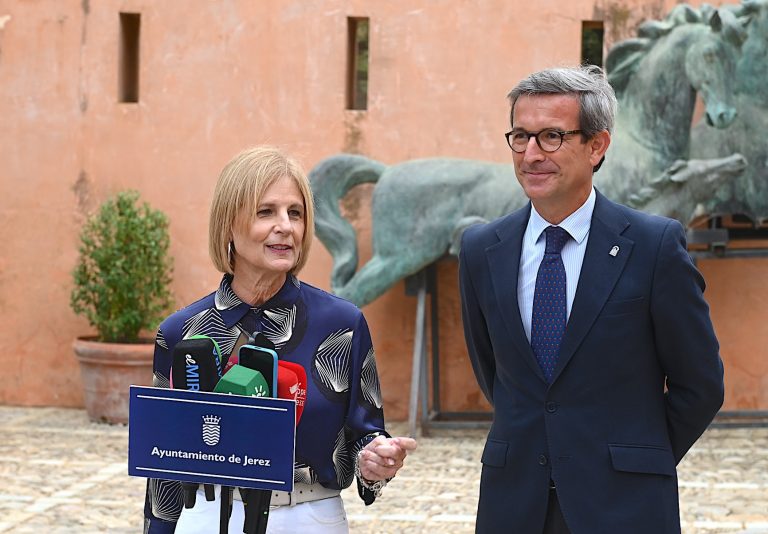 Jerez TV 2025 Alcaldesa___Consejero_Industria___Jornada_Hub_Aeronautico___07