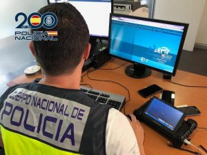 Cádiz.-Sucesos.-Cae un grupo acusado de estafar casi un millón de euros suplantando entidades bancarias con 19 detenidos