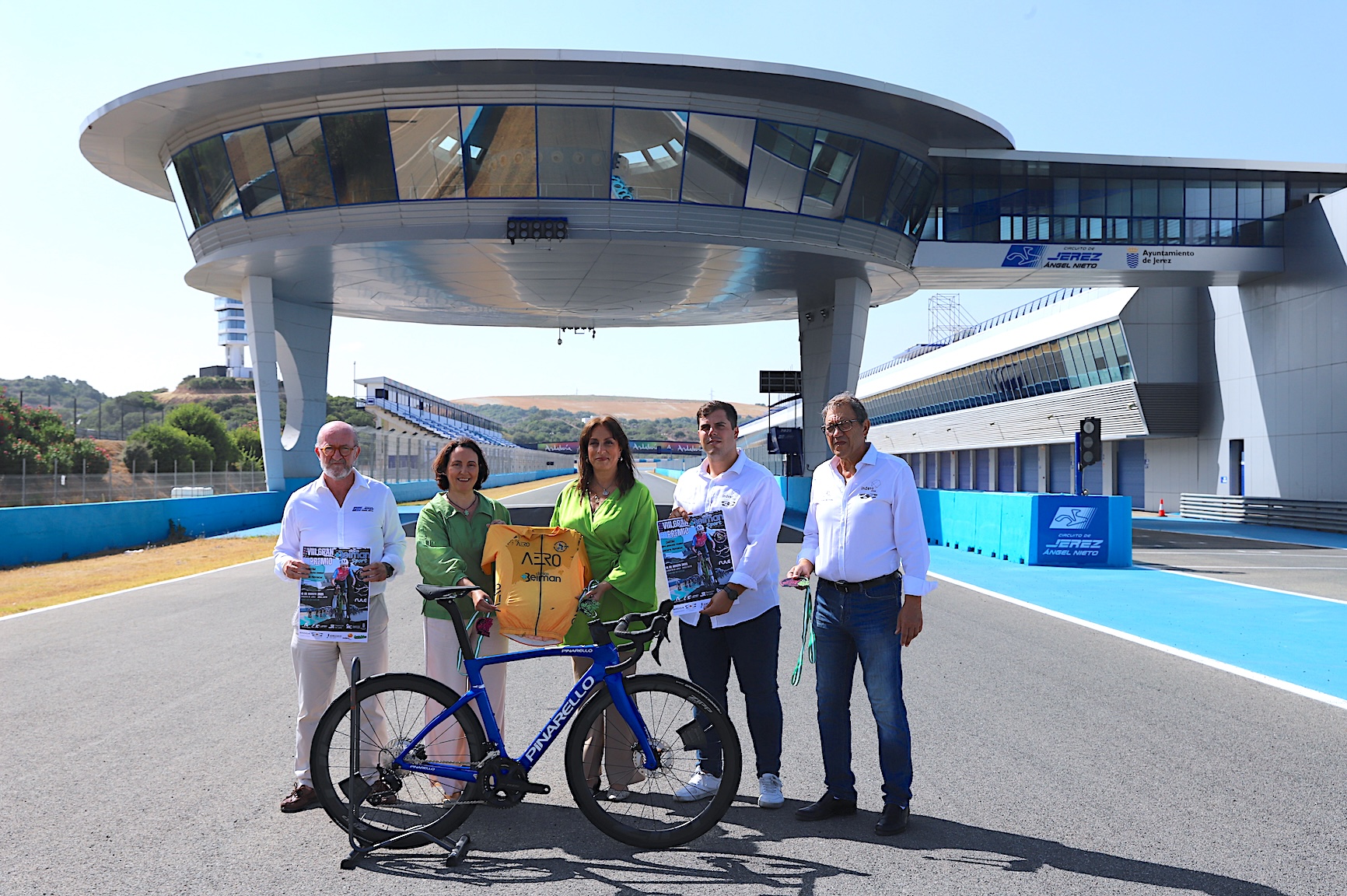 Jerez TV Nela_Garcia_en_la_Presentacion_del_VIII_Gran_Premio_Ciclista_Clinica_Beiman_4