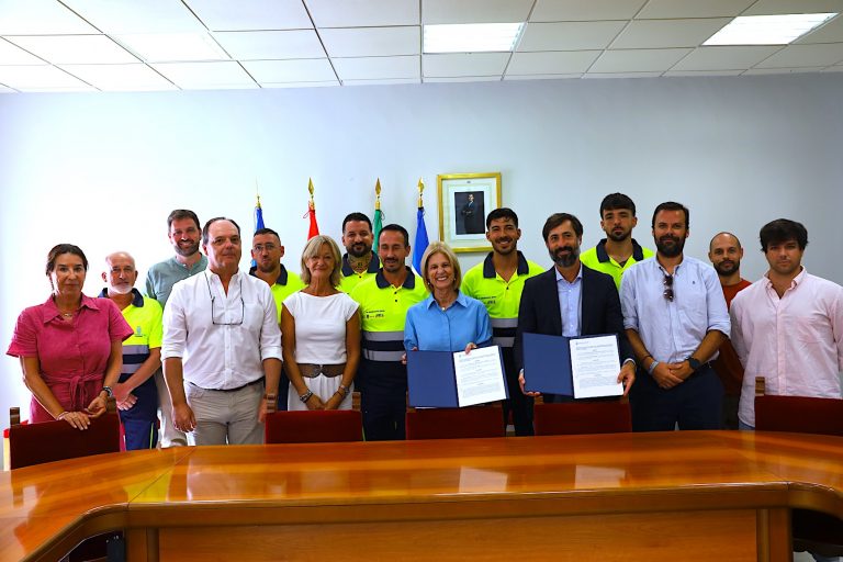 Jerez TV Alcaldesa firma contrato señalización